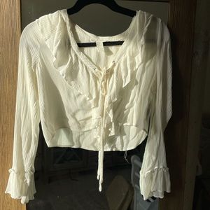 White crop top with bell sleeve